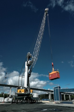 The first LHM 420 powered by HVO diesel was delivered to the Swedish port city of SÃƒÂ¶dertÃƒÂ¤lje.