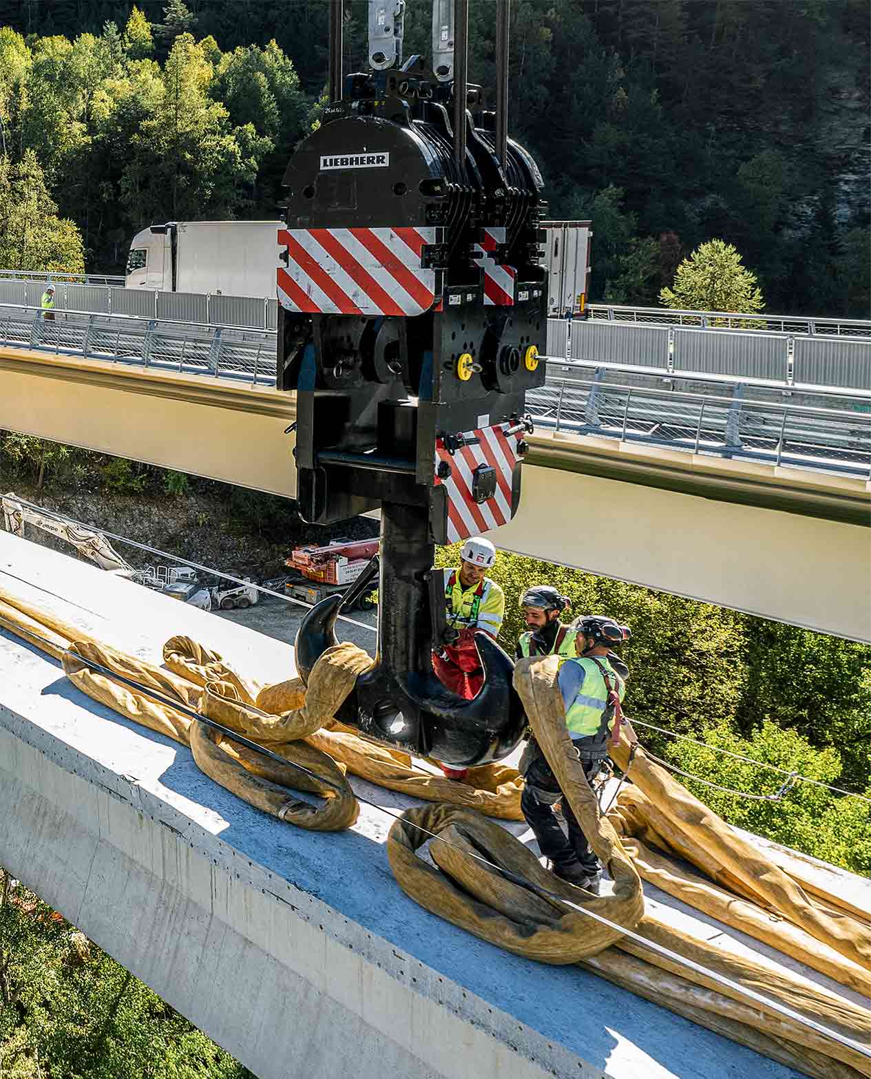 Logistical masterpiece in the Alps | Liebherr